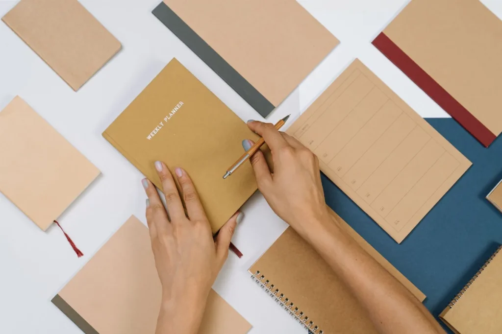 Planner mingguan untuk menyusun jadwal latihan copywriting