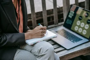 Cara Menemukan Pain Point Customer dari Review, Interview, dan Data
